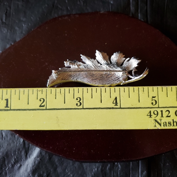 VINTAGE STUNNING SILVER TONE LEAF PIN BROOCH ~SIGNED: CORO - Picture 4 of 5